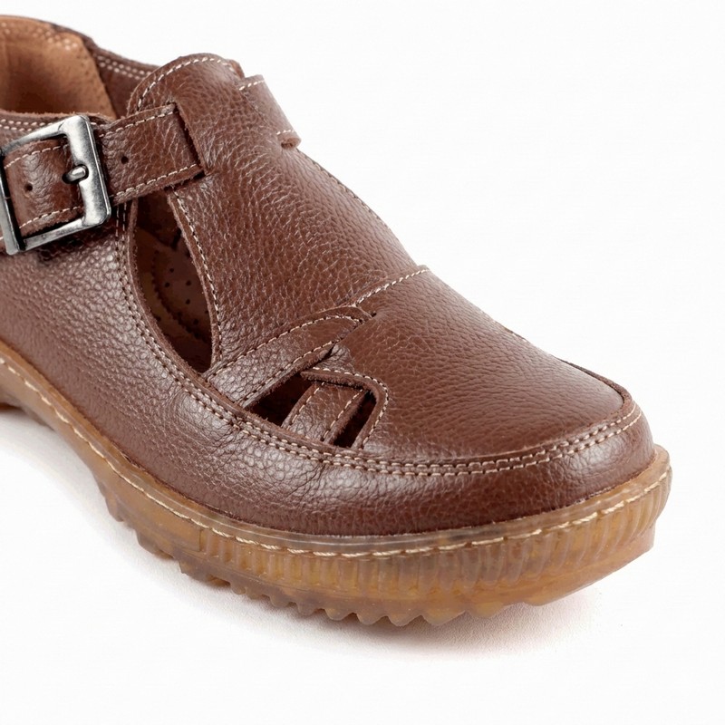 شوز حريمي جلد طبيعي لون بني بفرش جلد طبيعي ونعل كريب طبي طري مزود بخياطة لمتانة أكبر